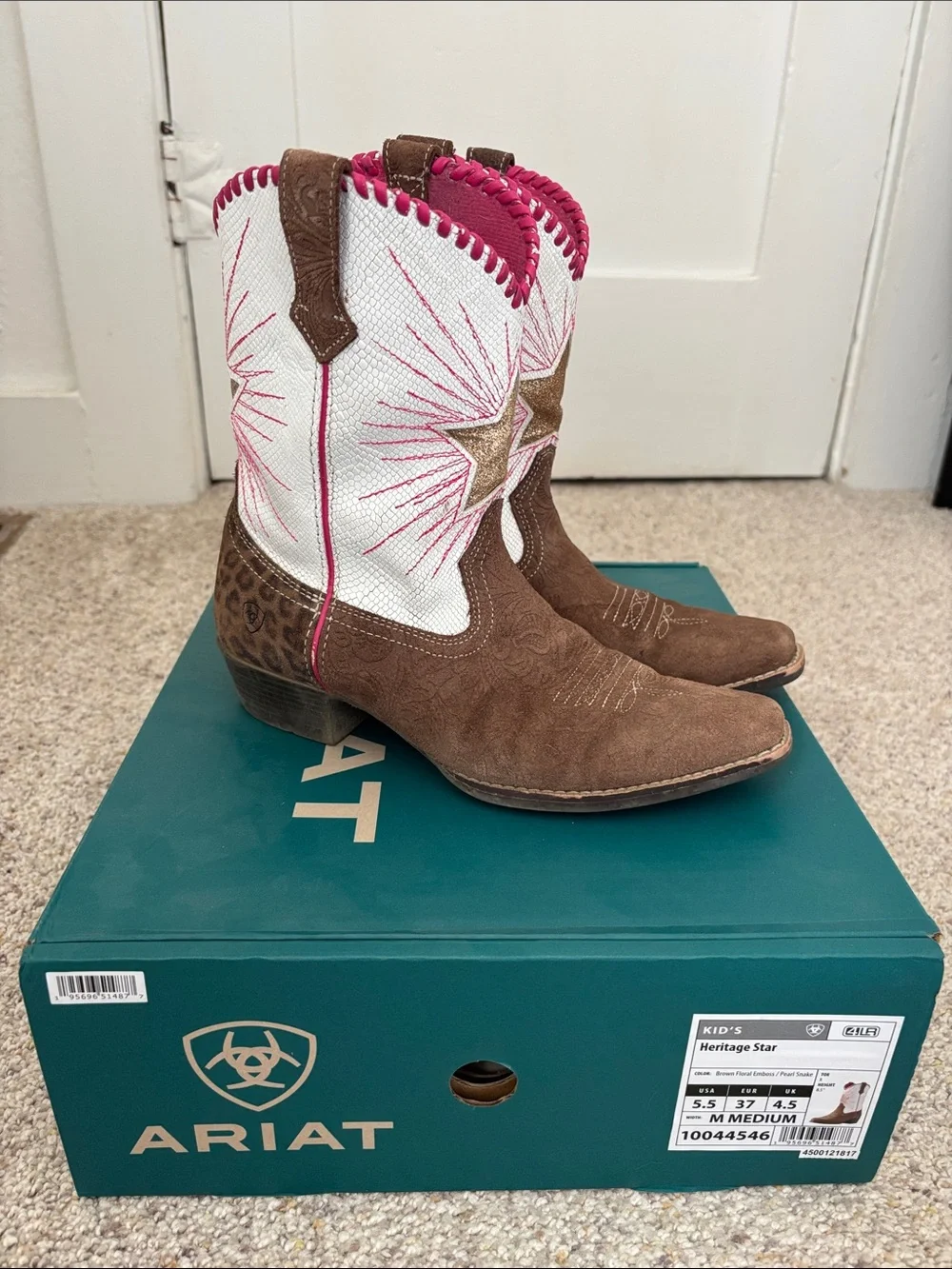 Ariat Big Kids Size 5.5 Cowgirl Boots